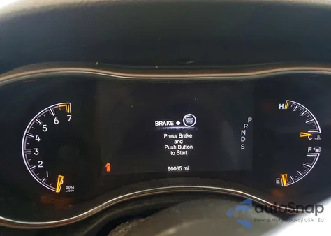 2015 Jeep Grand Cherokee Limited z USA, uszkodzony, nr VIN 1C4RJFBG3FC149916